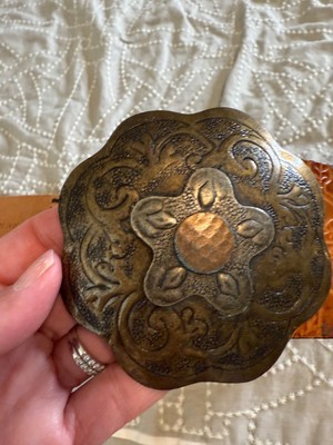 VTG Chicos Leather Embossed Floral Belt Conch Style Ornate  display picture 3