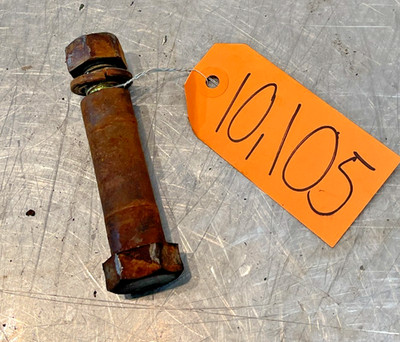 1979 John Deere 950 Tractor Lower 3pt Arm Bolt