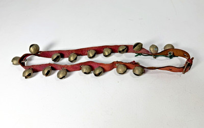 VINTAGE 34'' SLEIGH BELLS 17 GRADUATED BRASS PETAL BELLS RED LEATHER STRAP~VIDEO