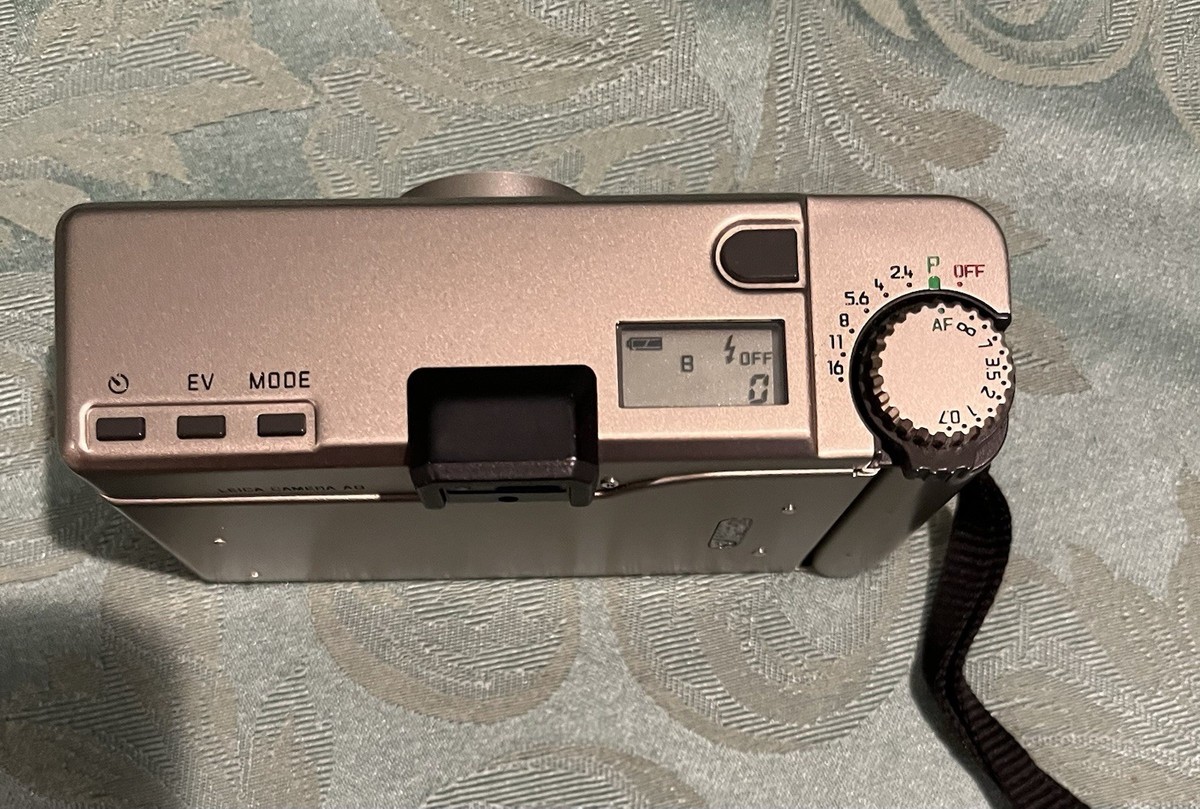 Leica Minilux Summarit 40mm f2.4 Point & Shoot Film Camera
