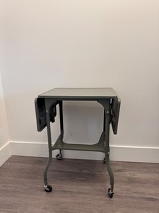 typerwriter table on wheels