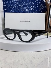Gentle Moster's cool and stylish oval-framed sunglasses