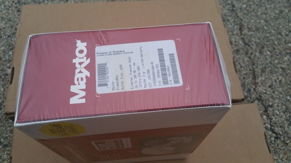 NEW Maxtor DiamondMax 500GB 16MB Cache 7200RPM IDE/Ultra ATA/100 3.5" HDD Kit - Image 2 of 4