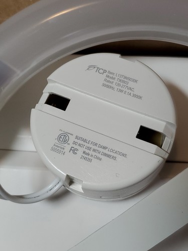 Lot 6 TCP 13 Watt 9" LED Circline Lamp - 3000K 1,950 Lumens 120-277VL13T9N5030K - Picture 4 of 7