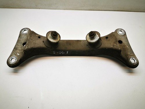 BMW 3 Serie E90 330d 2007/05-11 170KW Getriebe Halterung 6760301