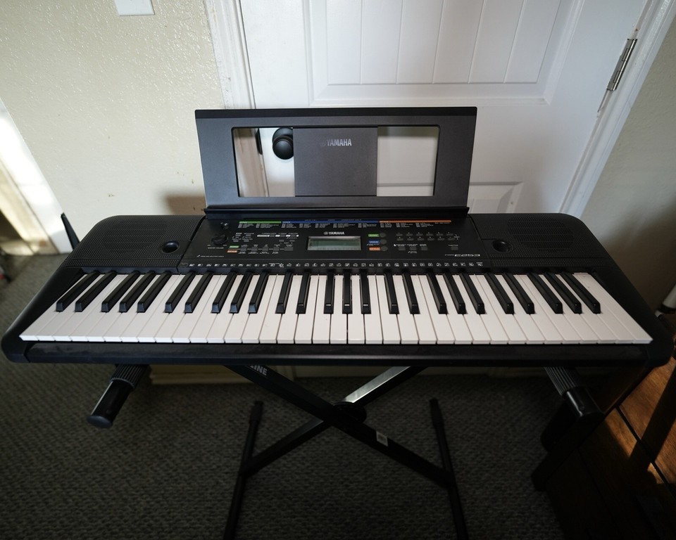 Yamaha PSRE253 Keyboard with Stand Excellent Condition eBay