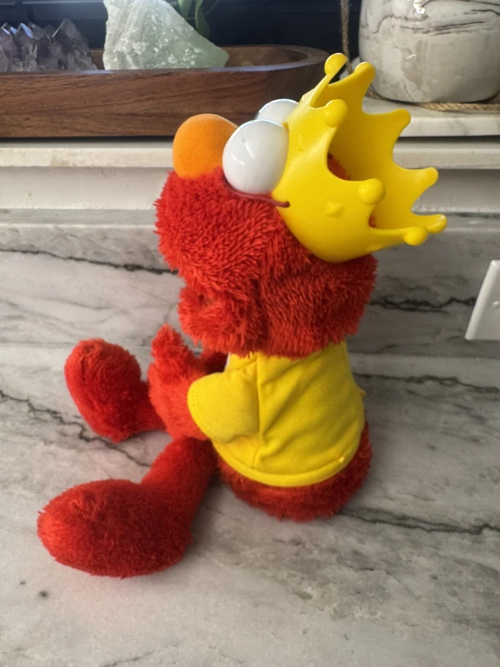 Sesame Street Let's Imagine Elmo Toy Plush with Crown Interactive ( Not Tested ) - Image 3 of 4