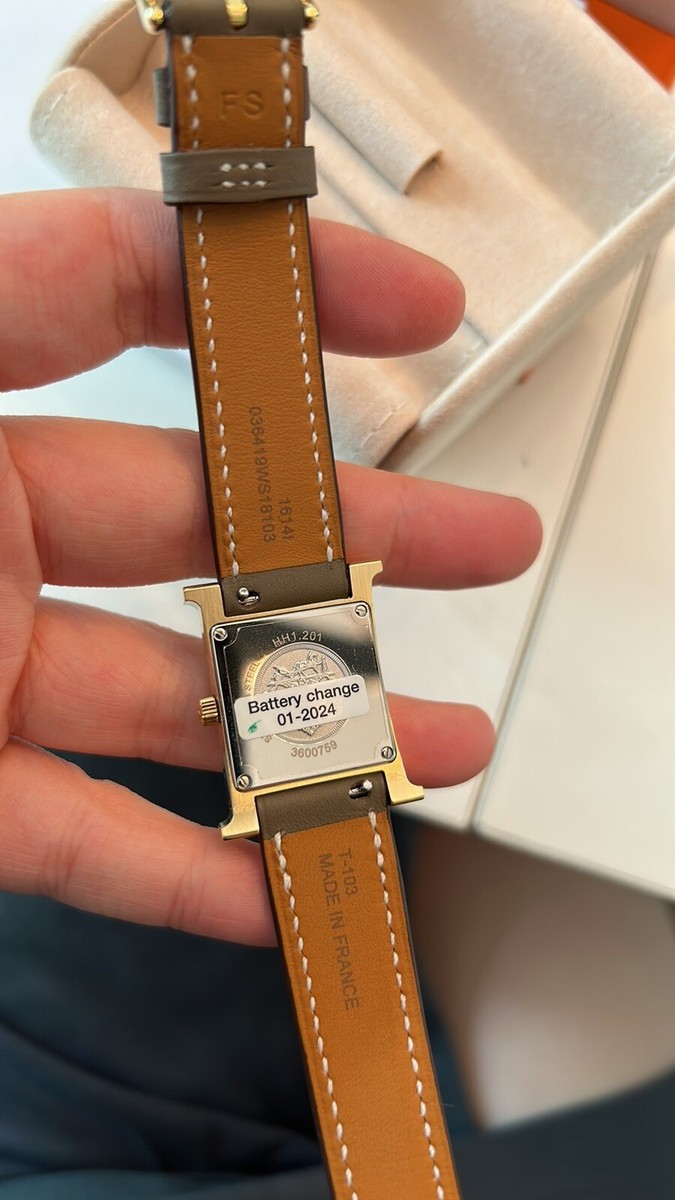【HERMES】Etoupe/ Gold Watch 25mm【新古品・新品未使用】 New in Box Hermes Stainless Gold Etoupe 25 mm Heure H Hour