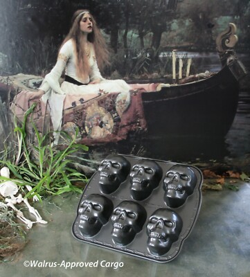 WILLIAMS-SONOMA NORDIC WARE MINI-SKULL CAKELET PAN -NWT- HEADS ABOVE THE  REST!