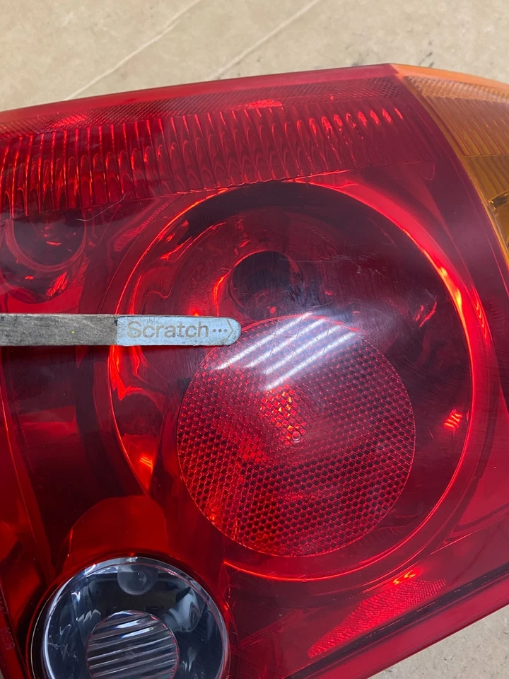 Luz trasera izquierda conductor Chrysler Pacifica 2004 2005 2006 OEM T3049 DW Foto 4 de 4