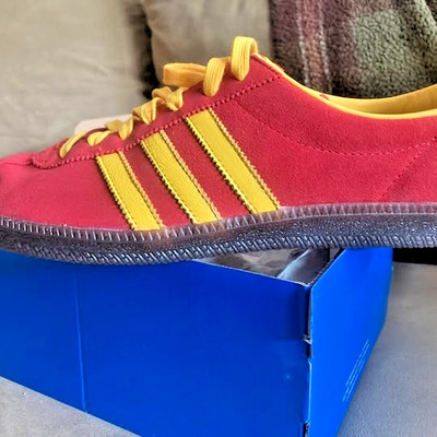 **VERY RARE** DEADSTOCK!!!  ADIDAS SPRITUS SPZL - Brand New in Box, Size 9, Red