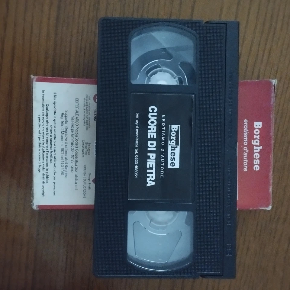 Cuore di pietra VHS Le Dive Dell'Hard - Luce Caponegro Selén - Immagine 2 di 4