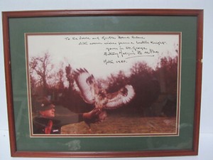VINTAGE FRAMED PHOTOGRAPH OF FALCONER BOB CHURCH & HAWK SIGNED LEPOLO