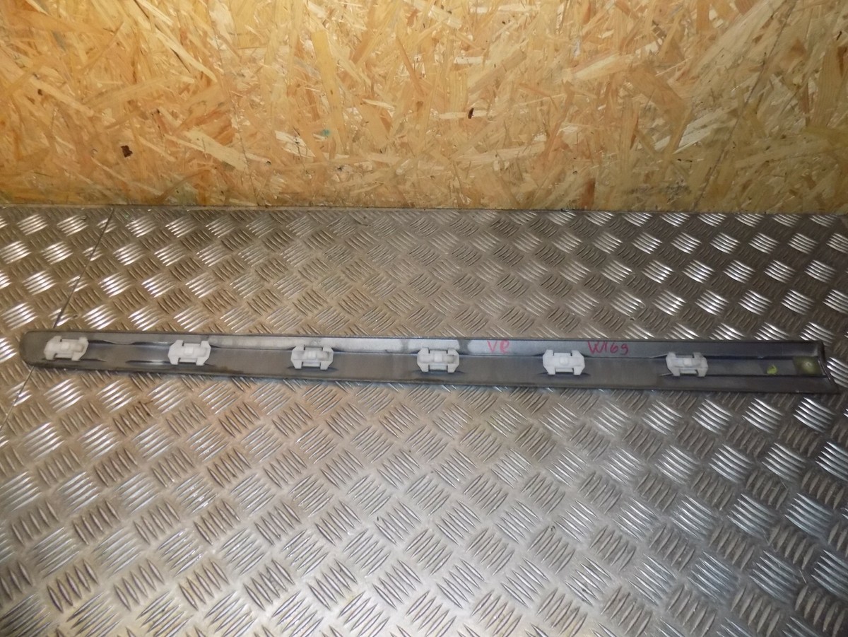 Mercedes W245 B-Klasse Zierleiste Leiste Vorne Rechts  