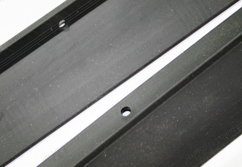 1966-67 Lincoln Continental Convertible Rear Bumper Splash Guard Seal NEW - Picture 2 of 3
