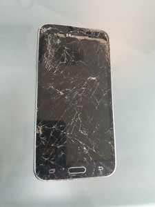 Samsung Galaxy J3 (2016) J320FN - DEFEKT - NUR ZU TEILEN - ANGEBOT!