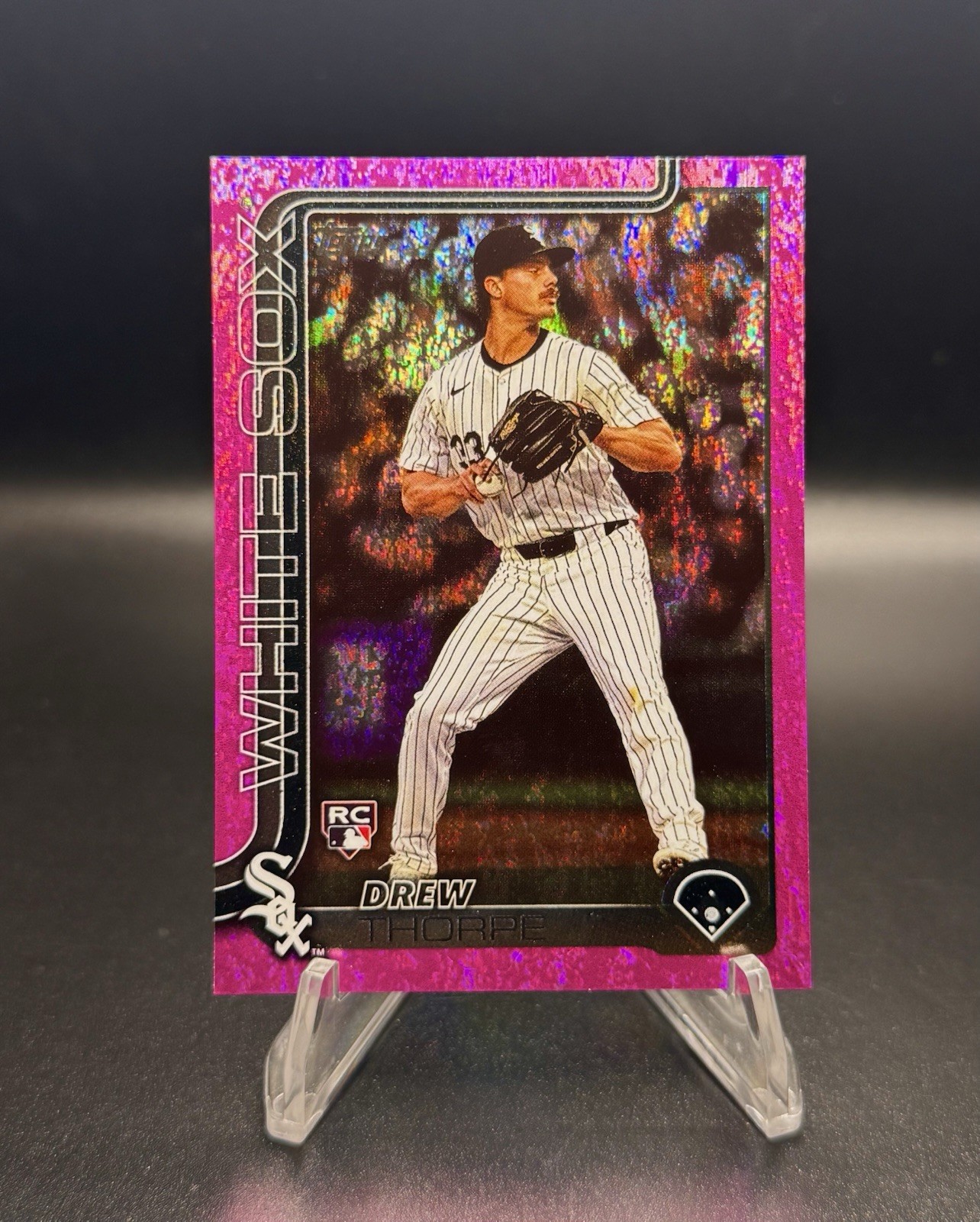 2025 Topps Series 1 Drew Thorpe RC #320 Pink Holo Foil Parallel White Sox