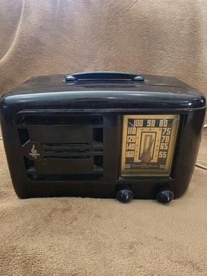VTG 1941 Bakelite Emerson Tube Radio 8CW334-2 Art Deco Retro ...COOL!