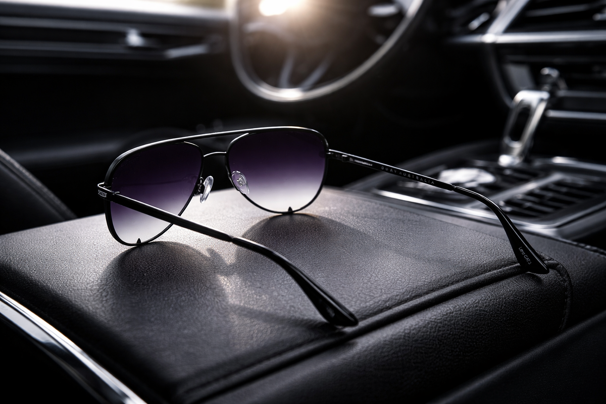 NEW Quay Australia High Key Mini Sunglasses BLK Fade Aviator QC-000268-BLK/FADE Quay Australia High Key Mini Sunglasses Black Fade Lenses  main image 4