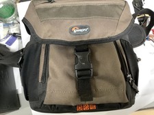 Lowepro Nova 140 AW Camera Case Black W/ Strap EUC