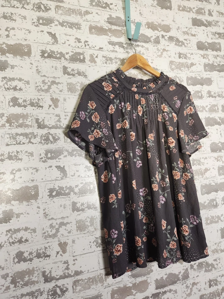 Blusa tórrida tamanho 1 cinza rosa floral manga esvoaçante romântica boho camponesa - Imagem 4 de 4