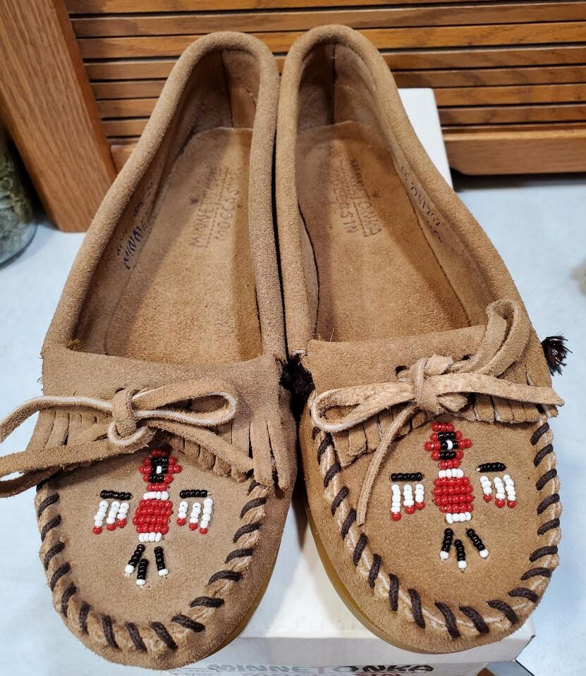 SAOLA Mocassino donna Minnetonka Thunderbird con perline 607T suola gomma scamosciata marrone taglia 6 5