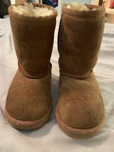 ugg crianca