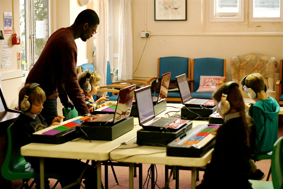 Beginners Piano Book, Learn to Play Piano Keyboard in 1 hour, 32 Page Music book - Image 3 of 3