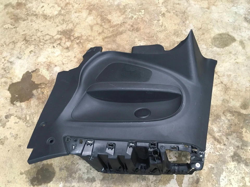 2013 Volkswagen Beetle Rear Right RH Interior Door Trim Panel 5C5867044 OEM . Foto 2 de 4