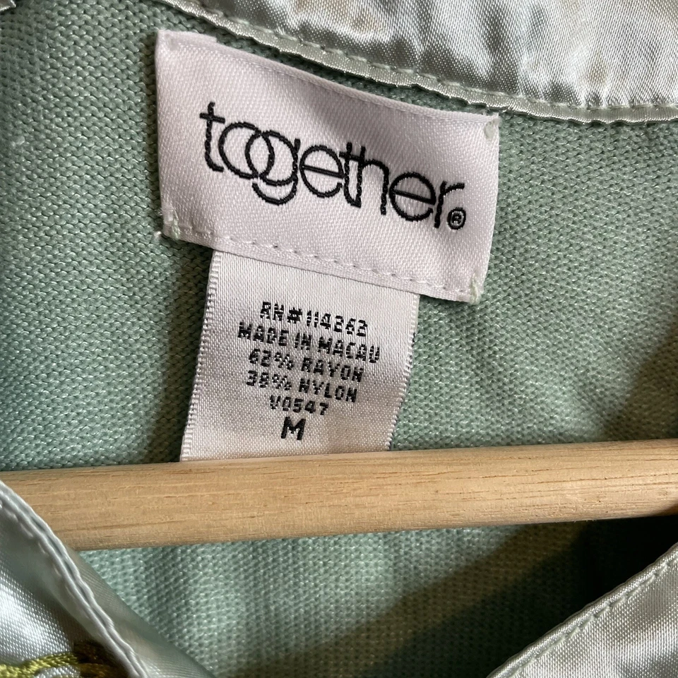 Conjunto de suéter y cami cárdigan verde para mujer Together talla M detalles florales satinado Foto 3 de 4