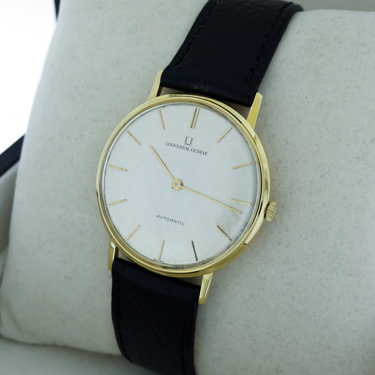 Universal Genève EXTRA THIN 34 MM 166101 VINTAGE 18k Gold | eBay