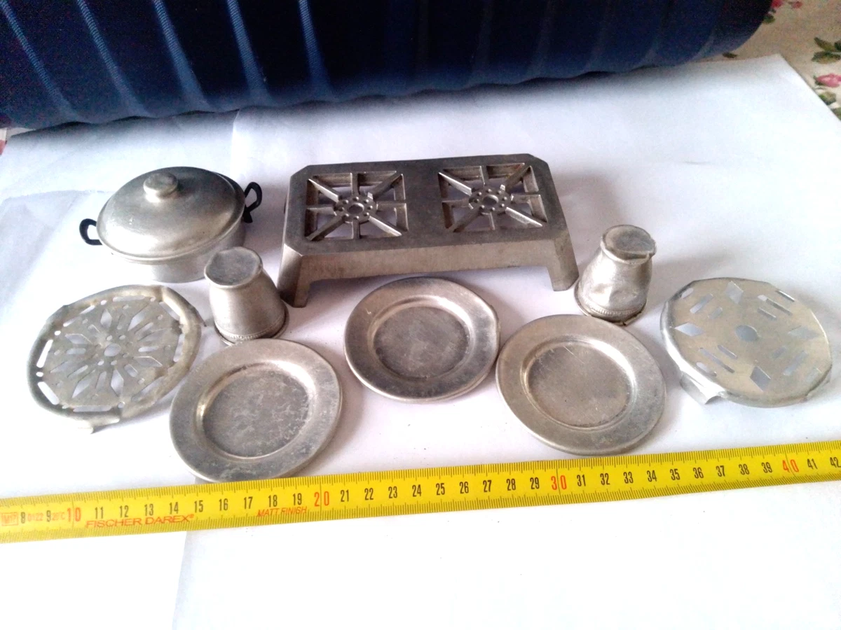 Ancienne Lot De Dinette En Etain Fer Jouet Enfant Poupee
