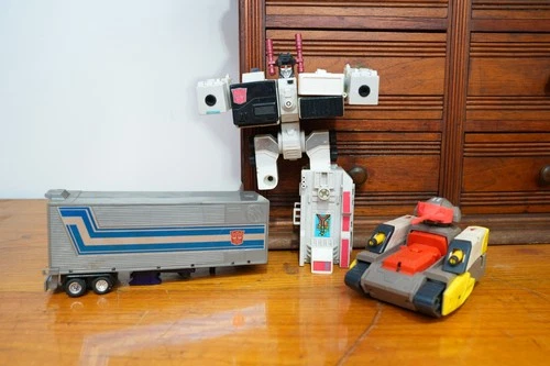 1980s Transformers G1 Optimus Prime Metroplex Omega Supreme toy figures Part Lot