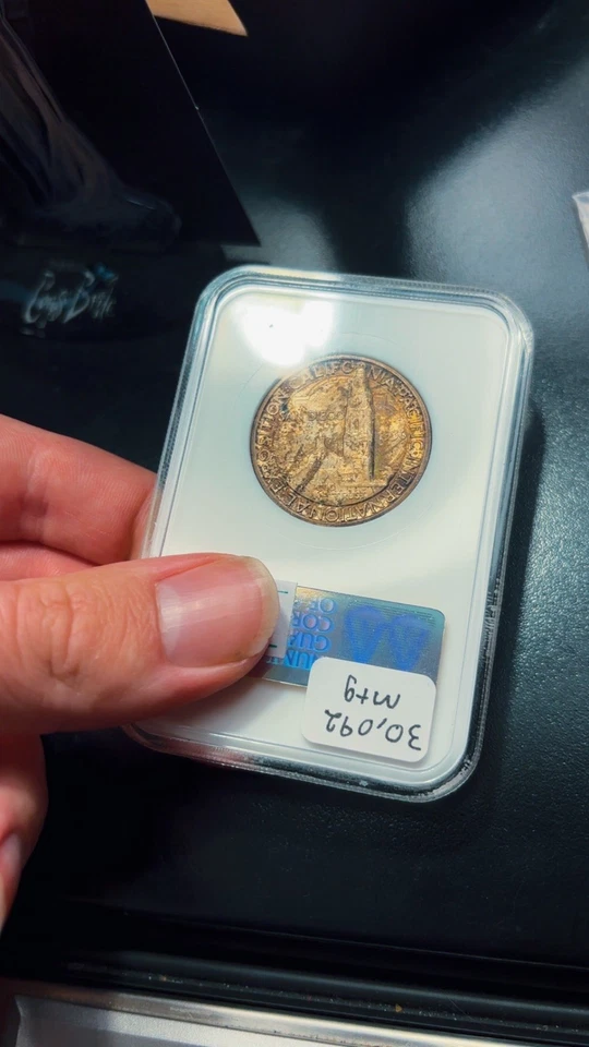 Medio dólar conmemorativo de San Diego 1936-D - soporte antiguo MS65 - hermoso tono Foto 2 de 4