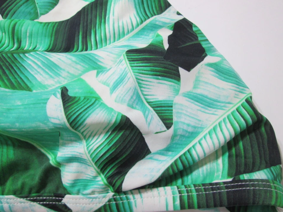 L.A. Top de bikini Hearts para mujer talla S verde forrado inalámbrico halter estampado de hojas natación Foto 4 de 4