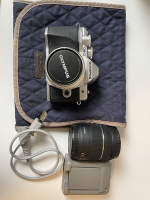 Olympus OM-D E-M10 Mark III Camera Kit   17mm f/1.8 + 14-42mm Lens   Very Good