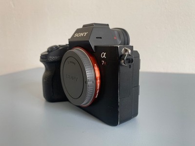 Sony Alpha A7R III 42.4 MP Digital Camera - Schwarz (Nur Gehäuse)