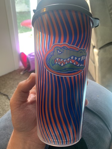 Bouteille gobelet en plastique UF Gators Football 25 oz avec couvercle - Photo 2/4