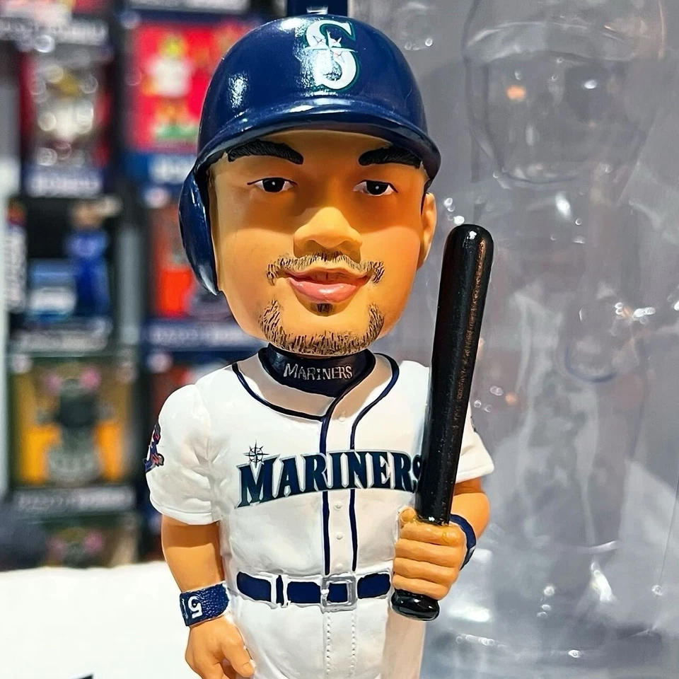 ICHIRO SUZUKI Seattle Mariners "2001 MVP" Exclusive  MLB Bobblehead - Image 3 of 4