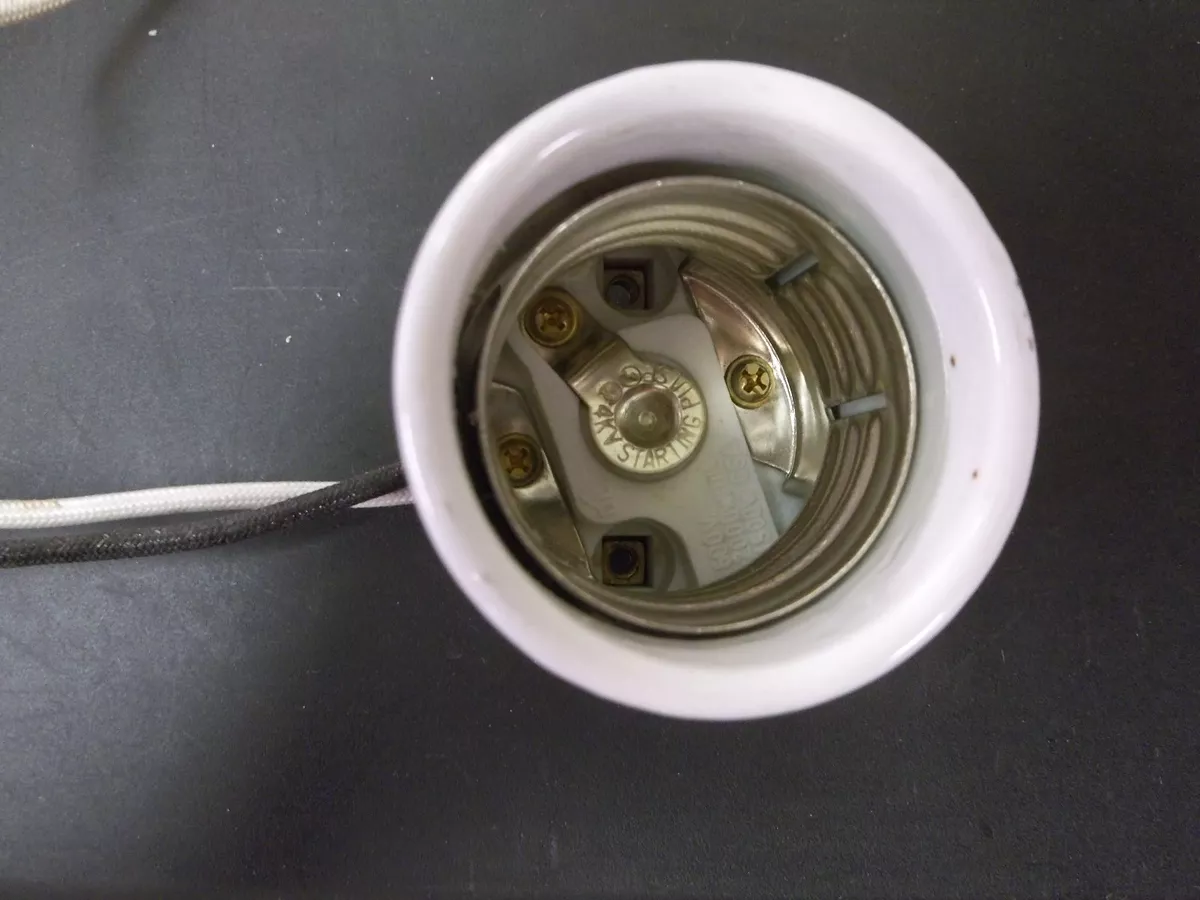 Mogul on sale lamp socket