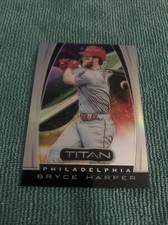 2019 Panini Chronicles Titan Holo Bryce Harper #9