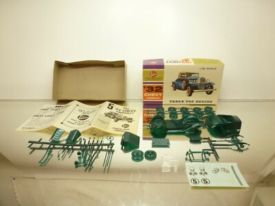 PYRO 5 CHEVROLET CHEVY CABRIOLET 1932 - GREEN 1:32 - UNBUILT KIT IN BOX