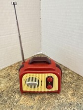 Modern Expressions Mini Retro Hi-Fi Sound 3'' Auto Scan Battery FM Radio