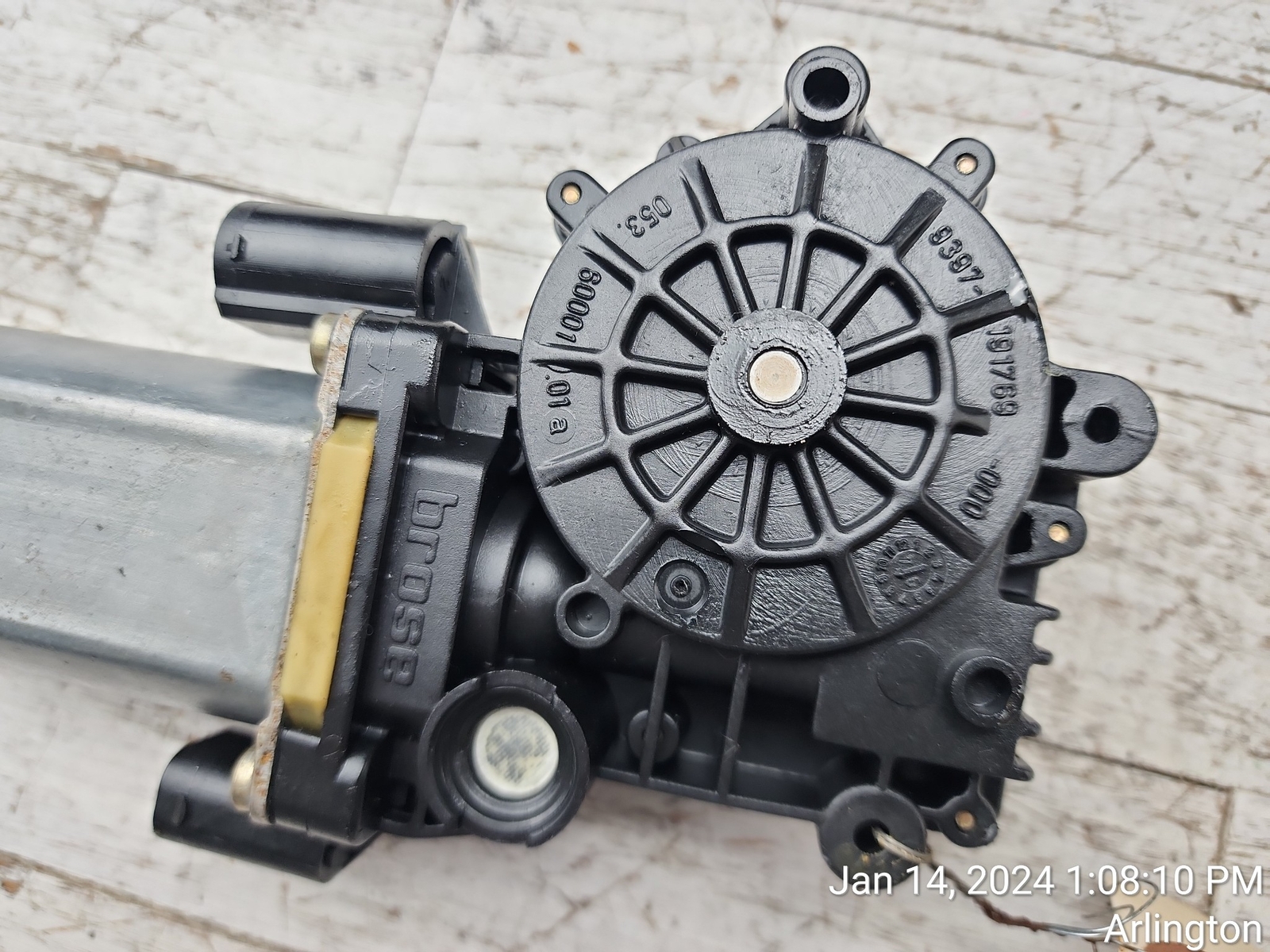 Genuine BMW Front Door Window Motor Part # 67 62 8 360 977 for 