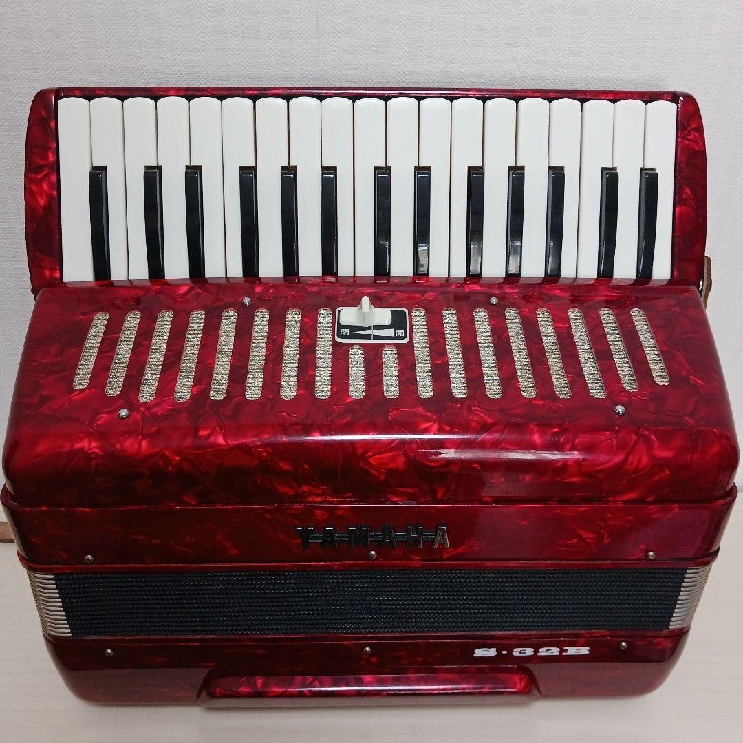 Yamaha S-32B アコーディオン 赤 YAMAHA Accordion S-32B Keyboard Musical Instruments Red Used
