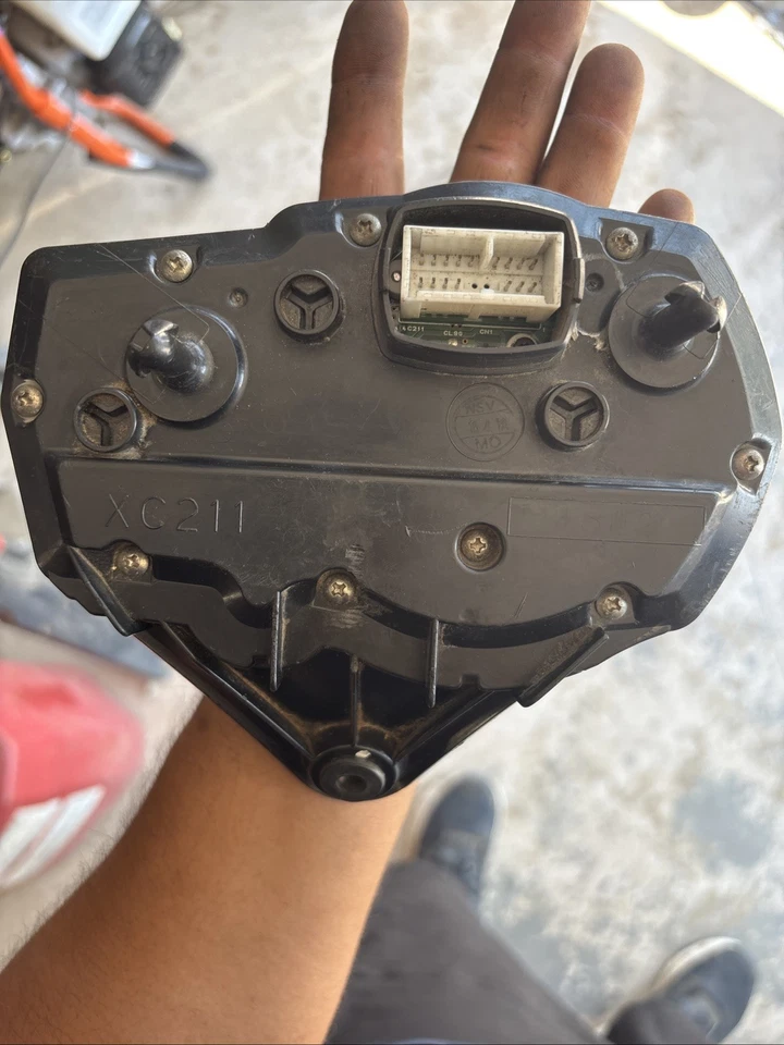 2006-2007 Gsxr 750 / 600 Speedometer 42 K Miles - Image 2 of 3