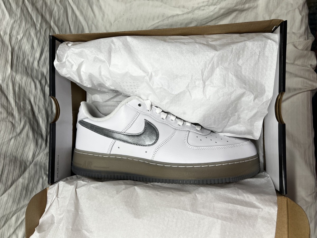 Nike Air Force 1 ‘07 Low Triple White Men Sz 11.5 Leather Sneaker Clean Cut in half: Nike Air Force 1 07 Review | RunRepeat main image 3