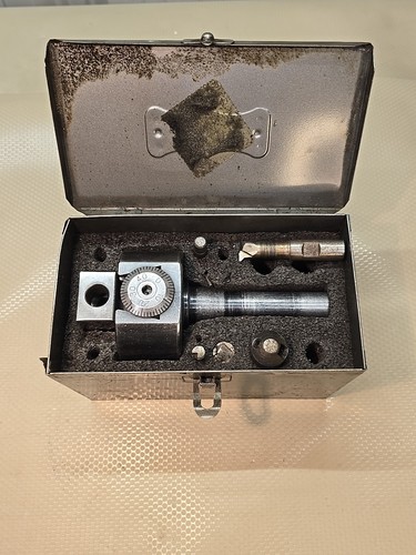 BRIDGEPORT No. 2 Boring Head R8 Shank W/ Storage Case