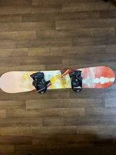Burton 56" 143 cm L Snowboard W Burton Bindings