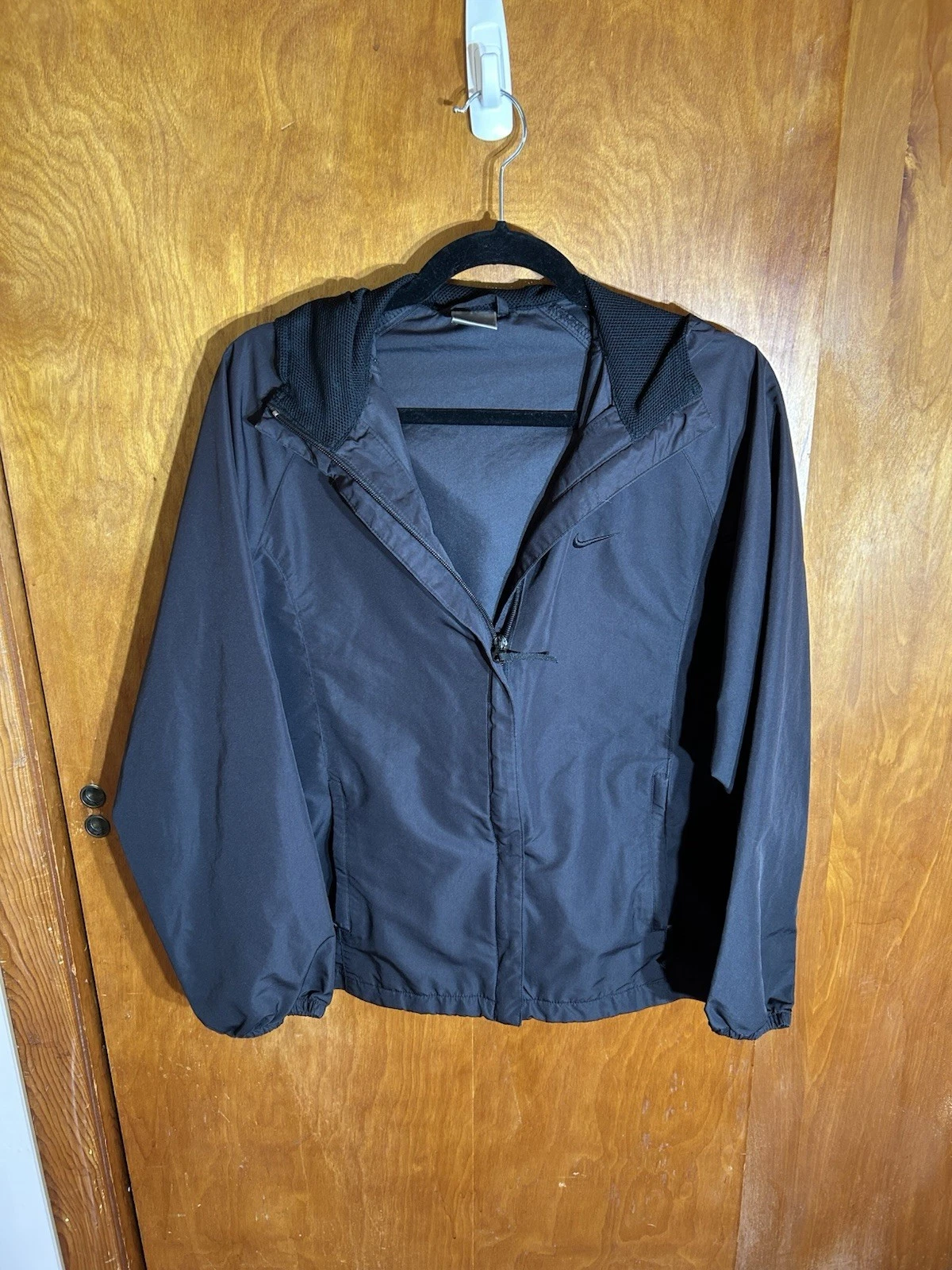Nike Men's Medium Hooded Windbreaker Full Zip Windrunner Athletic Lightweight